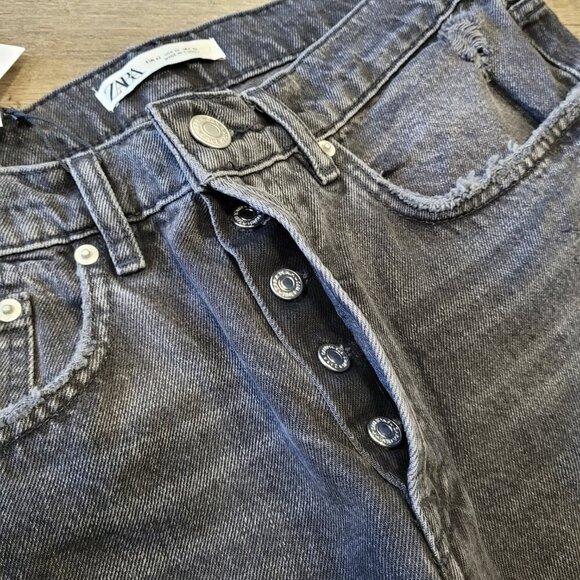 NWT ZARA | Slim Cropped Distressed Denim Jeans | Sz. 42 (US 32) - Picture 6 of 9
